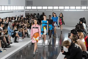 Tren Dupe Economy: Gen Z China Memilih Alternatif Terjangkau daripada Louis Vuitton