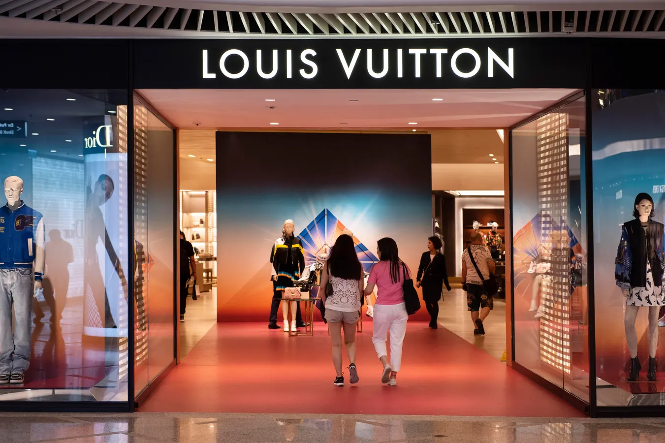 Tren Dupe Economy: Gen Z China Memilih Alternatif Terjangkau daripada Louis Vuitton