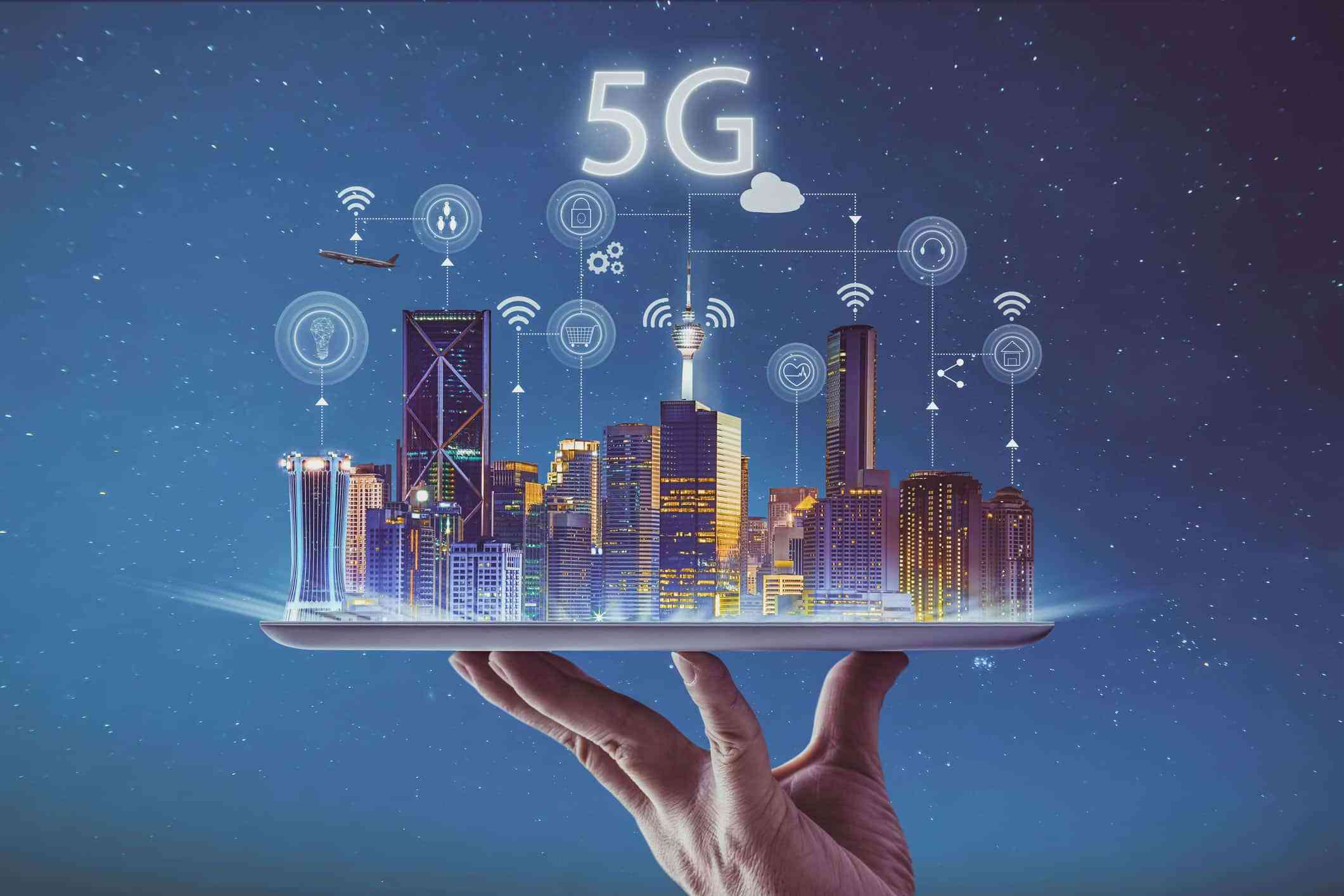 judul-revolusi-teknologi-5g-bagaimana-ini-mengubah-industri-dan-kehidupan-sehari-hari