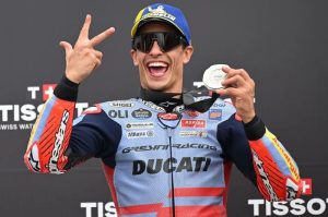 motogp-australia-2024-marquez-memanfaatkan-kesalahan-bagnaia-untuk-menyalip