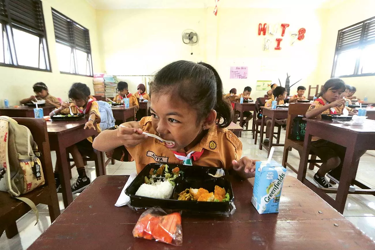 program-makan-bergizi-gratis-dimulai-langkah-nyata-menuju-generasi-emas-indonesia-2045