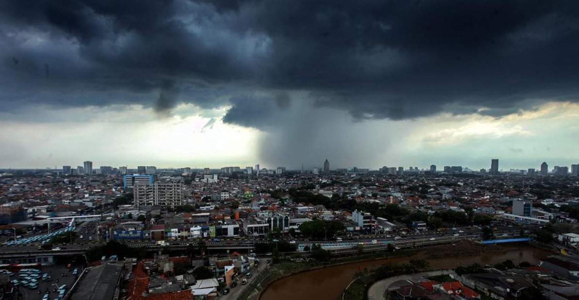 pemprov-dki-gelar-modifikasi-cuaca-8-ton-garam-berhasil-kurangi-intensitas-hujan-di-jakarta