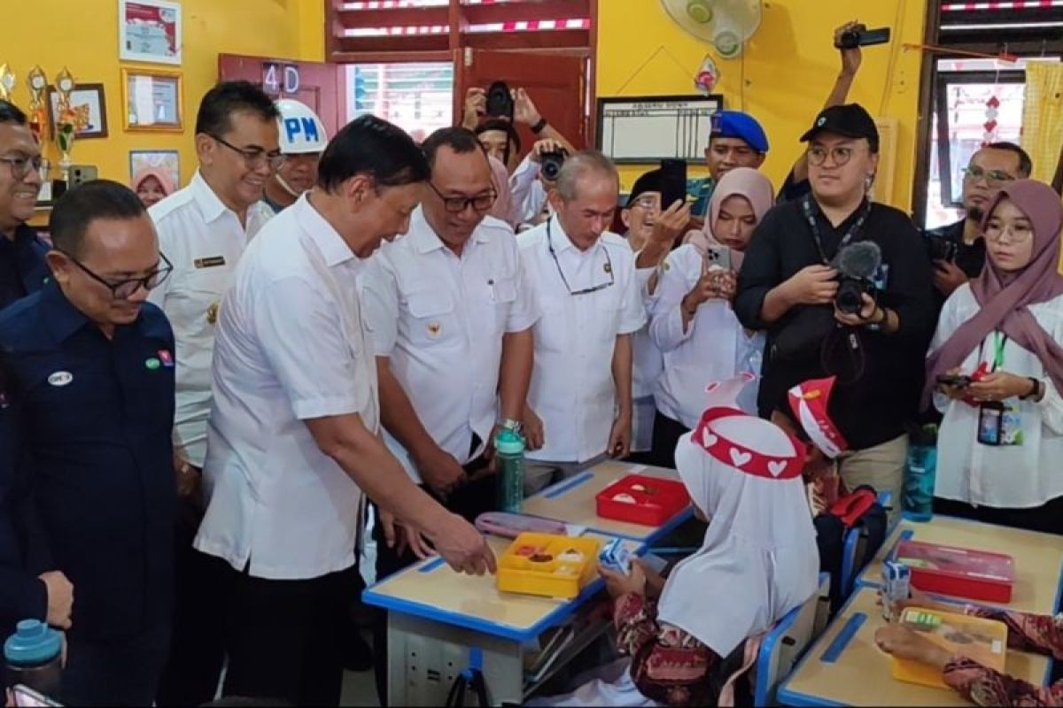 pemerintah-dki-luncurkan-program-makan-bergizi-gratis-untuk-41-sekolah-di-jakarta