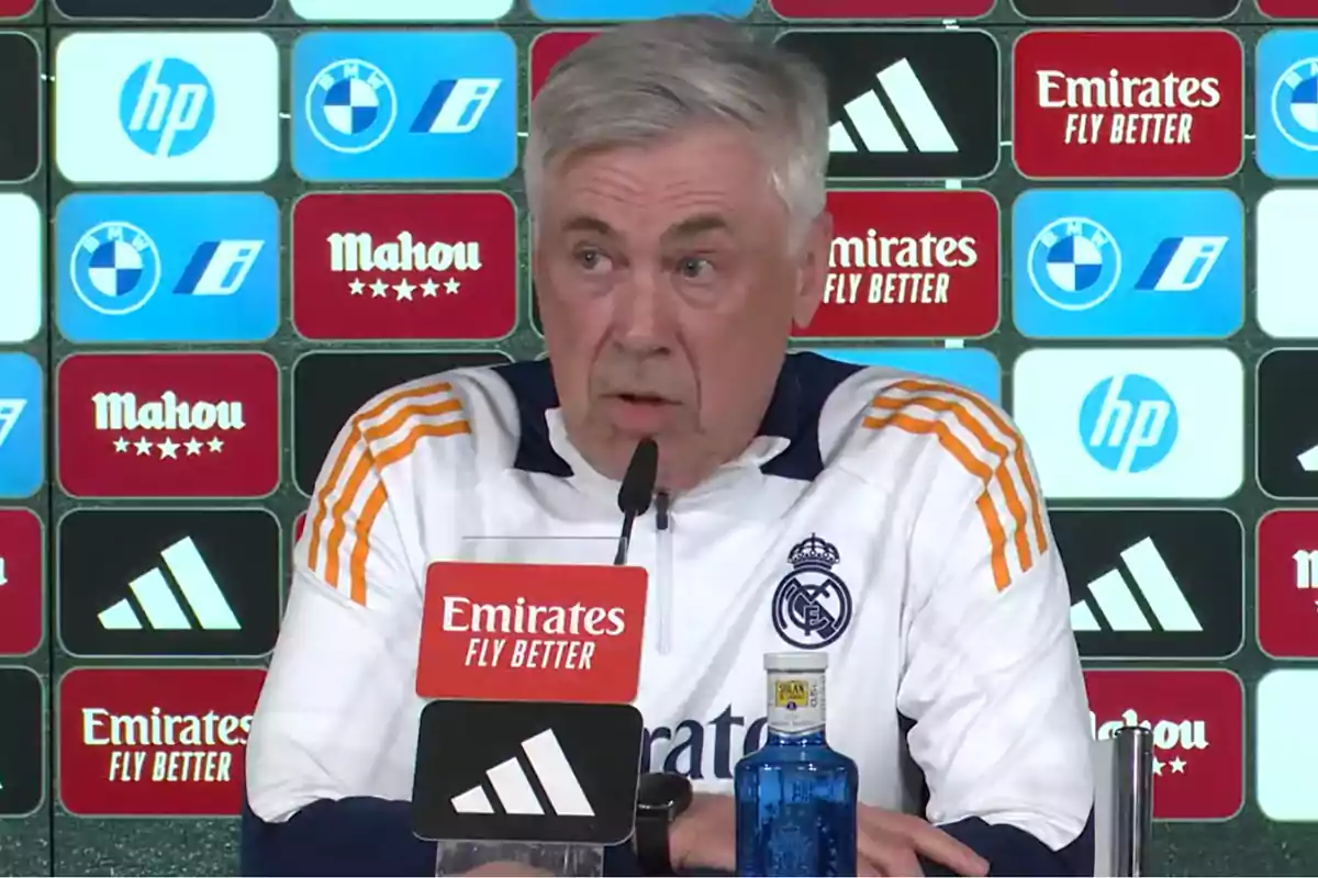 carlo-ancelotti-bela-raul-asencio-dari-kritik-suporter-real-madrid