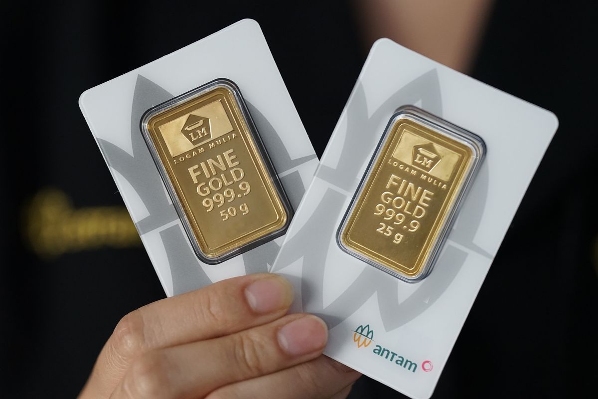 harga-emas-antam-berfluktuasi-naik-402-persen-sebulan-turun-di-awal-april